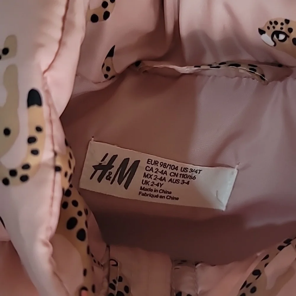 3/$30 H&M Cheetah Print puffer vest zipper - Picture 3 of 5